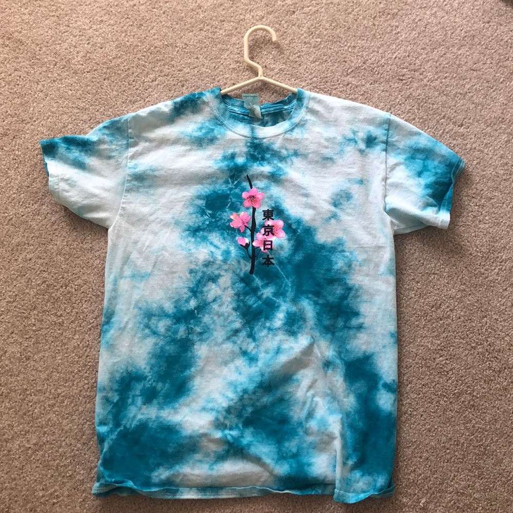 Graphic Flower Tee